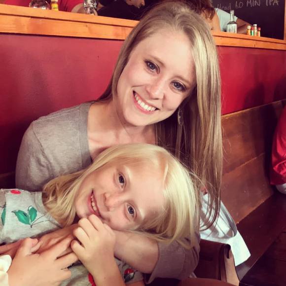 Meet your Posher, Sara - Picture 1 of 1